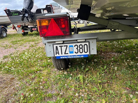 Terhi 475 Twin Yamaha 40hk 4-takt 80km Tiki Trailer 11 of 12