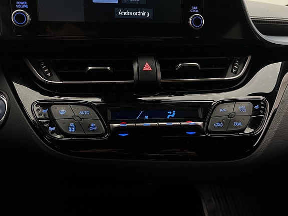 Toyota C-HR 22 of 30