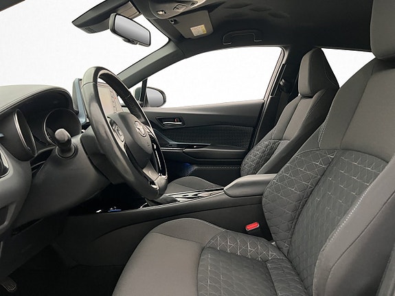 Toyota C-HR 11 of 30