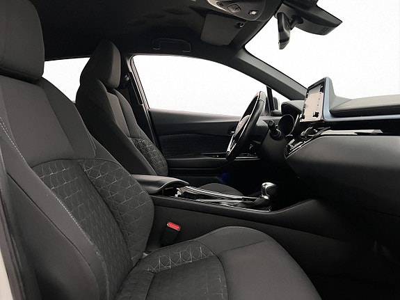 Toyota C-HR 14 of 30