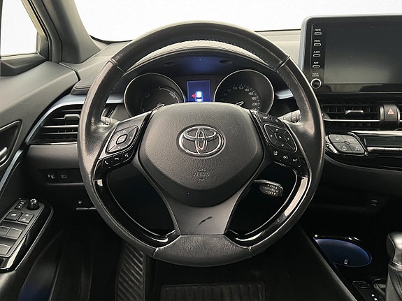 Toyota C-HR 13 of 30