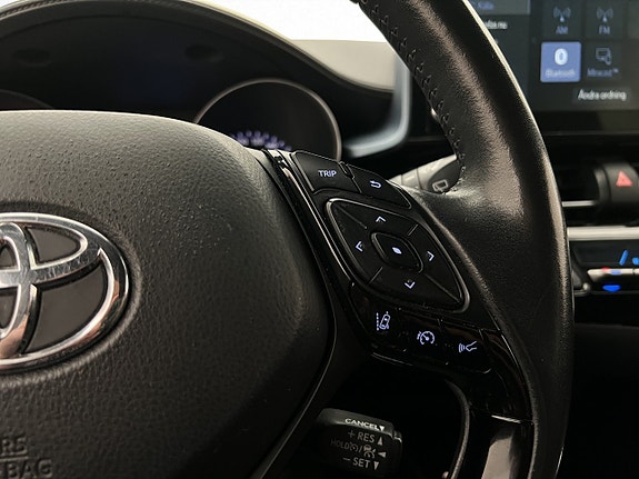 Toyota C-HR 18 of 30