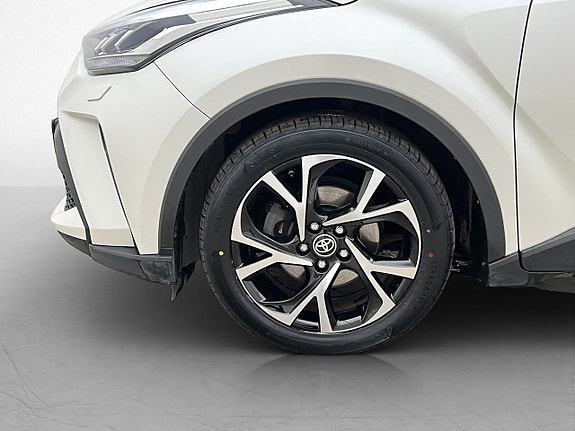 Toyota C-HR 28 of 30