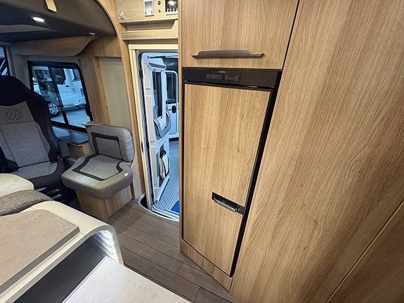 Knaus Sky I 700 LX 13 of 21