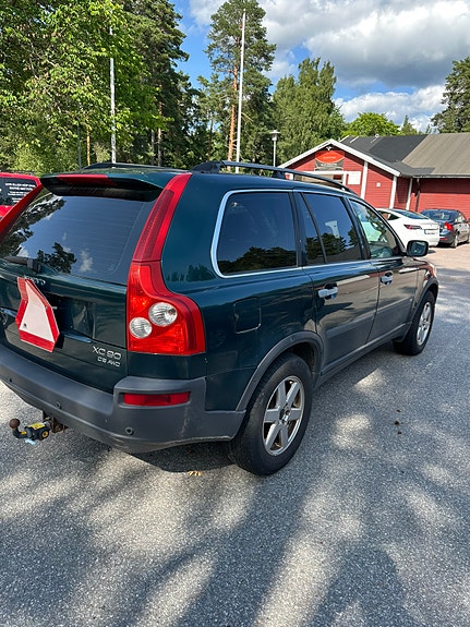 Volvo XC90 2 of 4