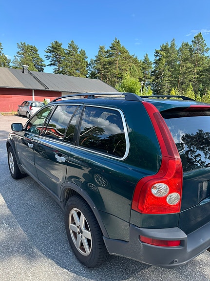 Volvo XC90 3 of 4
