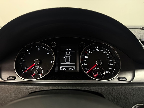 Volkswagen Passat 13 of 20