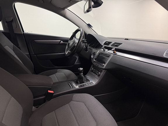 Volkswagen Passat 10 of 20