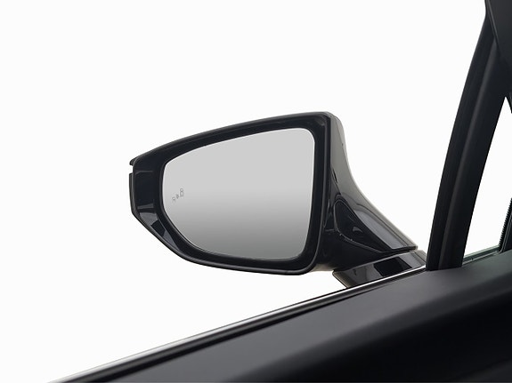 Lexus UX250h 11 of 27