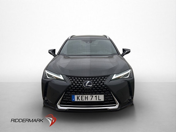Lexus UX250h 2 of 27