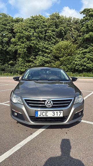 Volkswagen Passat CC 2 of 5