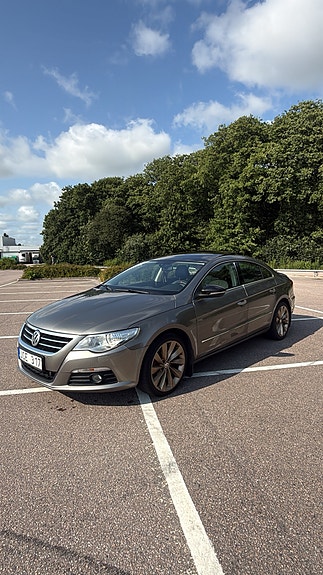 Volkswagen Passat CC 3 of 5