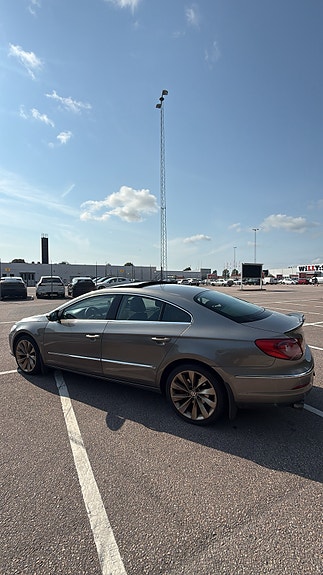 Volkswagen Passat CC 4 of 5