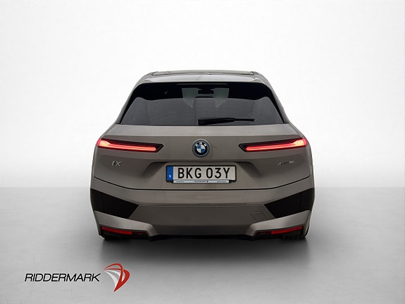 BMW iX 8 of 30