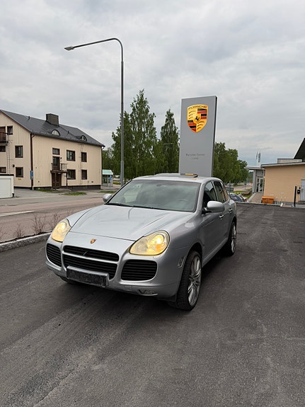 Porsche Cayenne Turbo 7 of 7