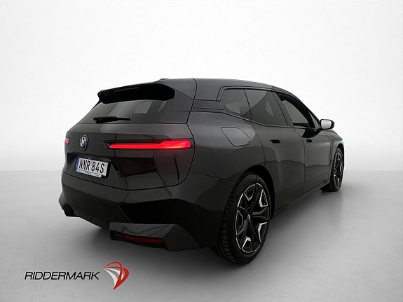 BMW iX 9 of 30
