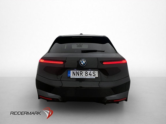 BMW iX 8 of 30