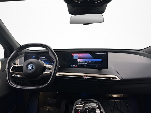 BMW iX 16 of 30