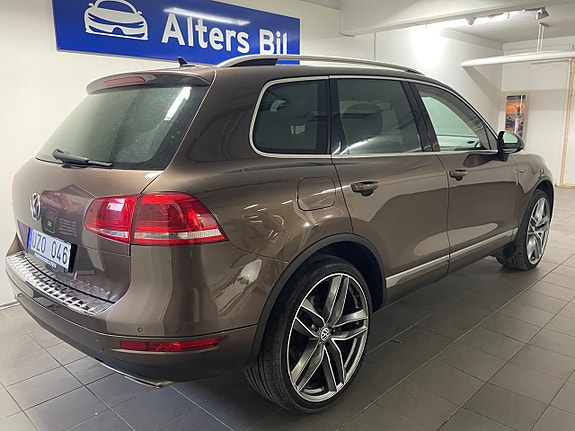 Volkswagen Touareg 7 of 16
