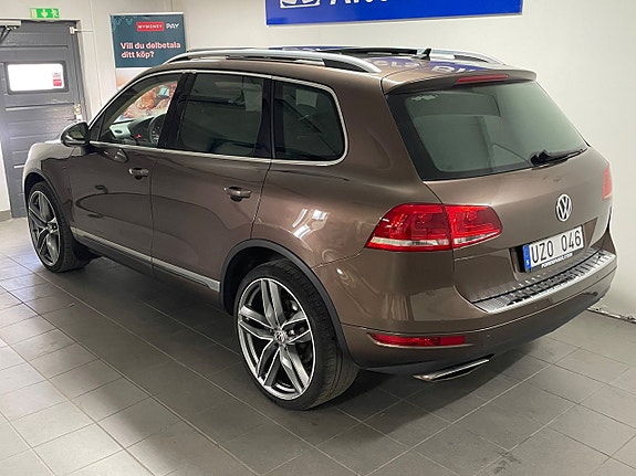 Volkswagen Touareg 2 of 16