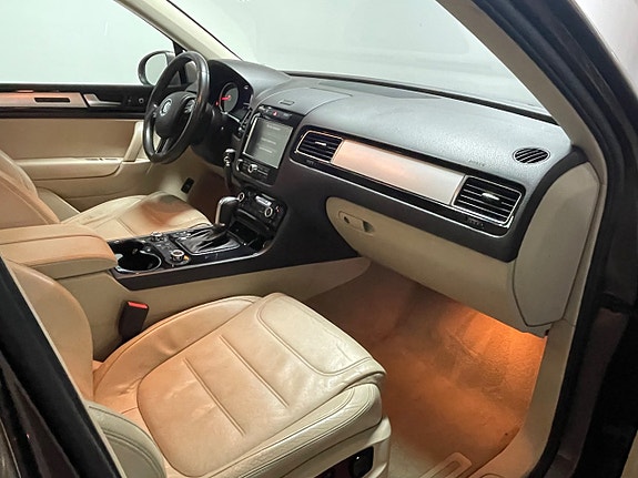 Volkswagen Touareg 10 of 16