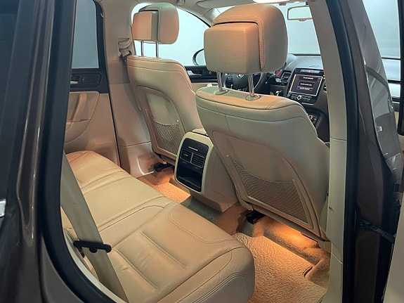Volkswagen Touareg 12 of 16