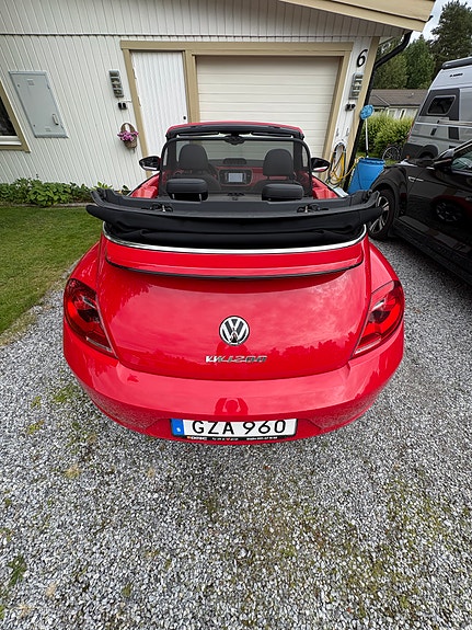 Volkswagen Beetle 2 of 5