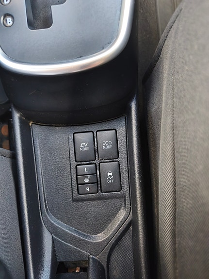 Toyota Yaris 13 of 18