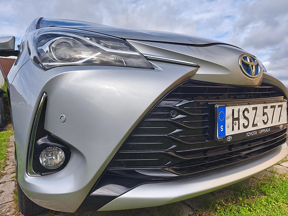 Toyota Yaris 9 of 18