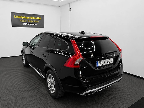 Volvo V60 Cross Country 5 of 5