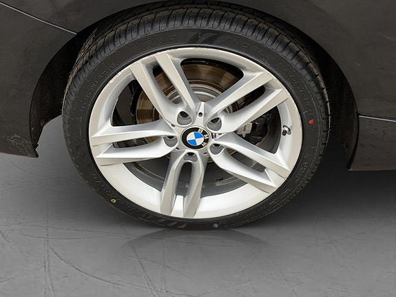 BMW 220i 27 of 30