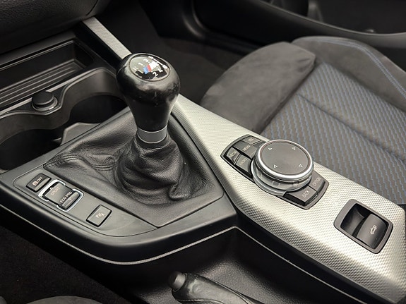 BMW 220i 24 of 30