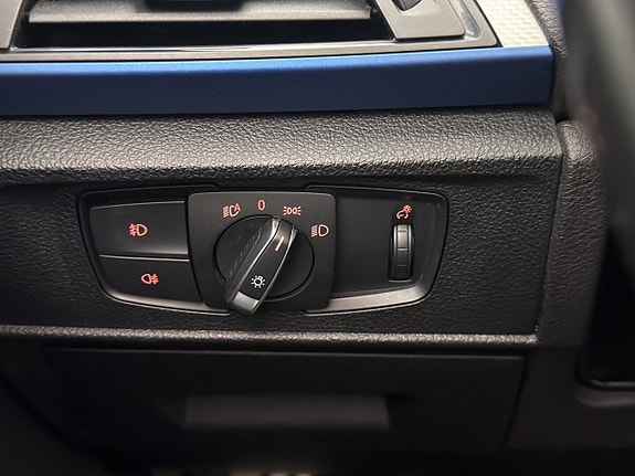 BMW 220i 23 of 30