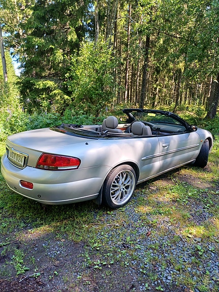Chrysler Sebring 8 of 12