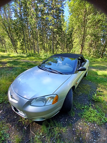 Chrysler Sebring 2 of 12