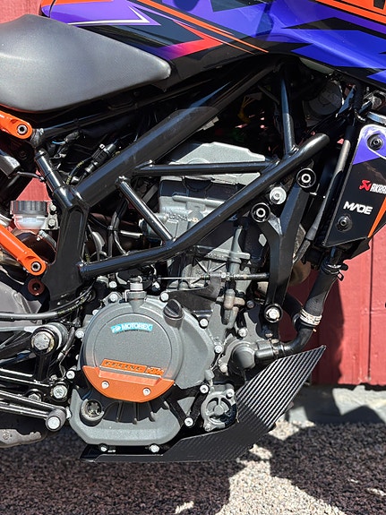 KTM 125 Duke 3 of 12
