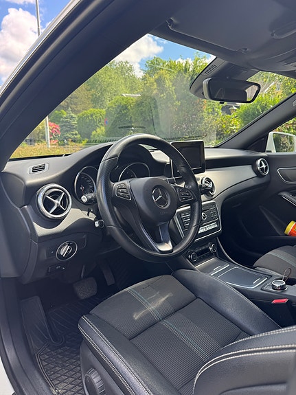 Mercedes-Benz CLA200 12 of 14