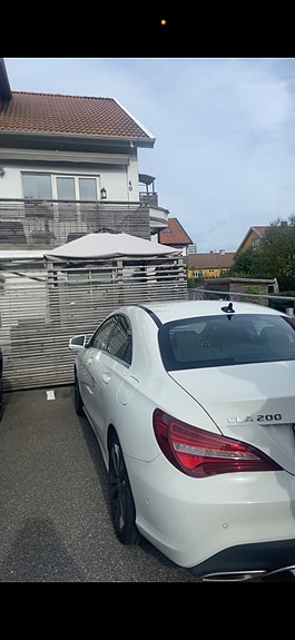 Mercedes-Benz CLA200 2 of 5