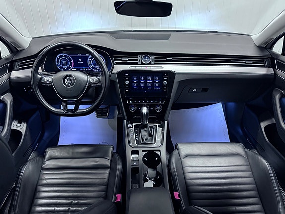Volkswagen Passat Alltrack 12 of 28