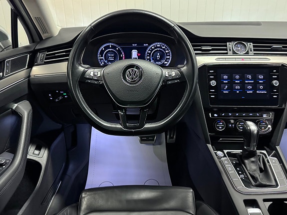 Volkswagen Passat Alltrack 18 of 28