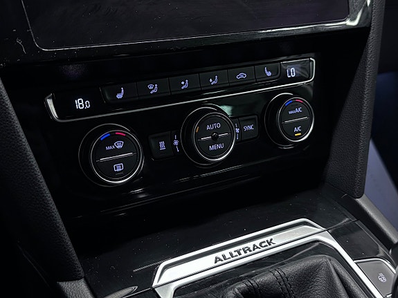 Volkswagen Passat Alltrack 24 of 28