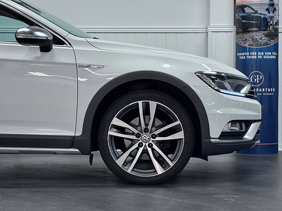 Volkswagen Passat Alltrack 7 of 28