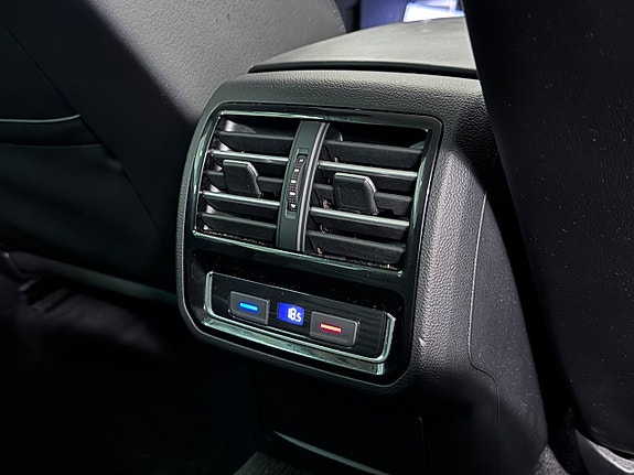 Volkswagen Passat Alltrack 26 of 28