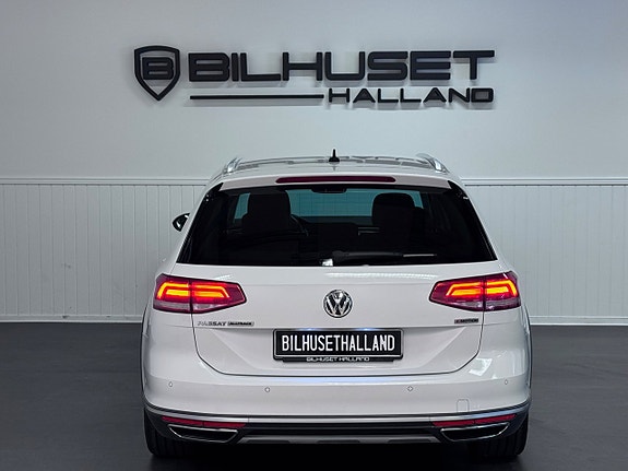 Volkswagen Passat Alltrack 9 of 28