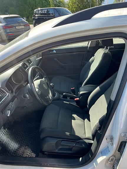 Volkswagen Golf VI 5 of 5