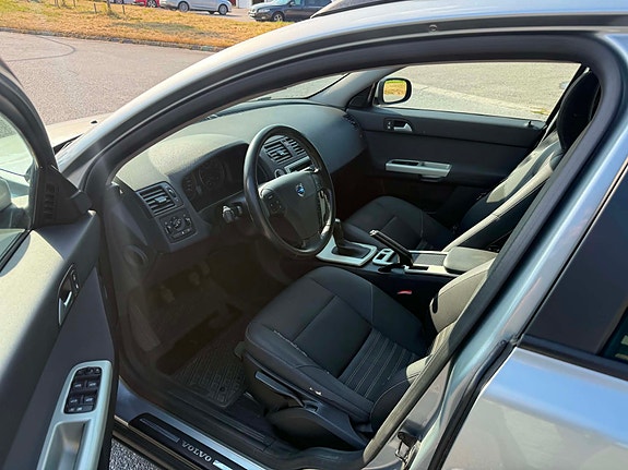 Volvo V50 5 of 5