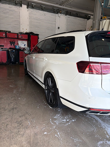Volkswagen Passat 4 of 8