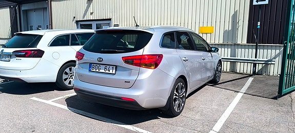Kia Ceed 2 of 8