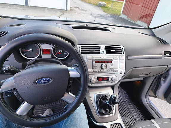 Ford Kuga 4 of 5