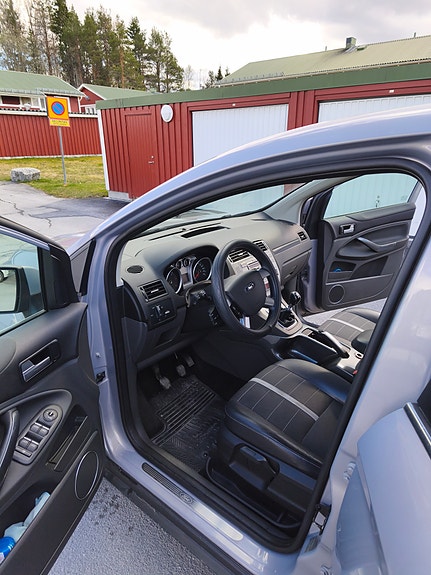 Ford Kuga 5 of 5